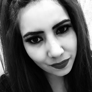 Meet your Posher, Lesly